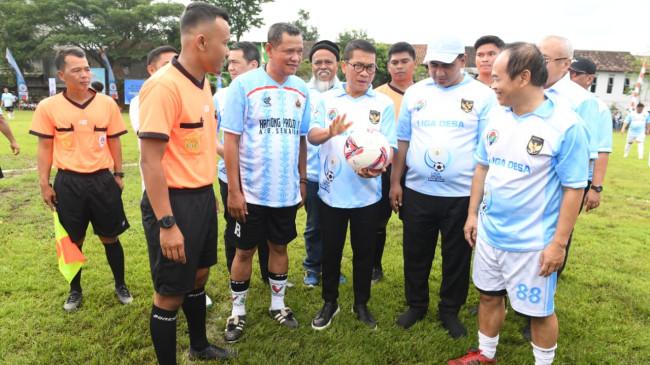 Lakukan Kick Off Liga Desa di Semarang, Mendes Yandri Resmikan Rangkaian Peringatan Hari Desa 2026