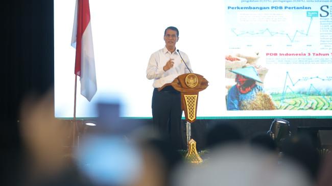 Manfaatkan Keunggulan Daerah, Mentan Amran Fokus Kembangkan Kelapa di Maluku Utara