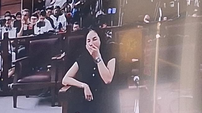 BREAKING NEWS: Nikita Mirzani Divonis 4 Tahun Penjara dan Denda Rp 1 Miliar