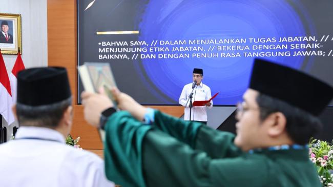 Menaker Yassierli Lantik Pejabat Pimpinan Tinggi Kemnaker, Dorong Penguatan Kinerja & Kolaborasi