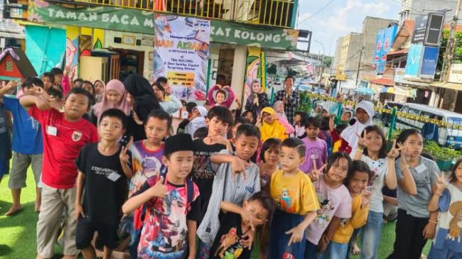 PNM Peduli Hidupkan Literasi Anak di TBM Kolong Ciputat
