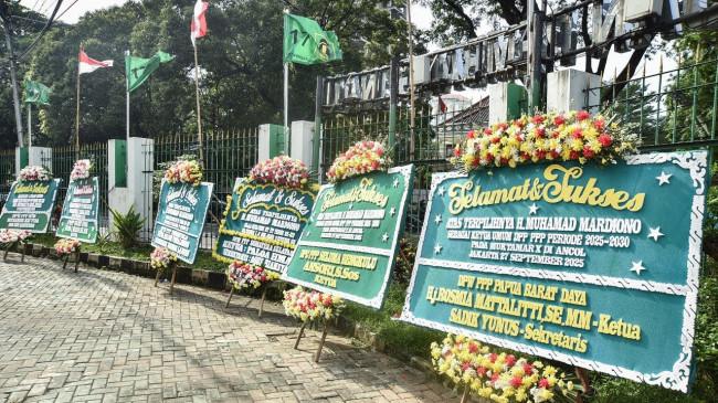 Karangan Bunga Hiasi Kantor DPP PPP Usai Mardiono Disahkan Jadi Ketua Umum Periode 2025-2030