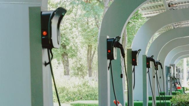 Percepat Transisi Energi Hijau, Berkat Cawan Group Bangun PLTA dan SPKLU