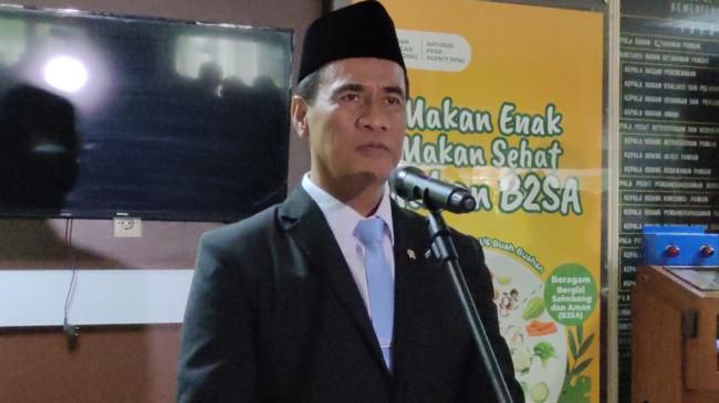 Mentan Amran Cabut Izin Ribuan Pengecer dan Distributor Pupuk 'Culas', Petani Rugi Rp600 Miliar