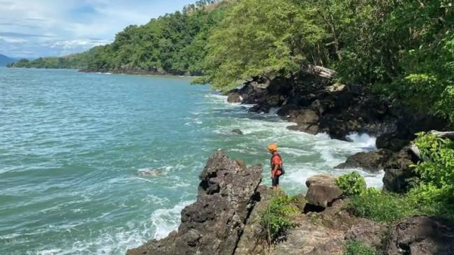 Viral 2 Pemancing Terseret Ombak di Pantai Sukabumi, Pencarian Terkendala Ombak Tinggi