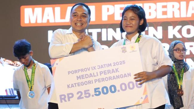 Pemkot Surabaya Kucurkan Rp42,7 Miliar Bonus bagi Atlet Berprestasi Porprov Jatim 2025