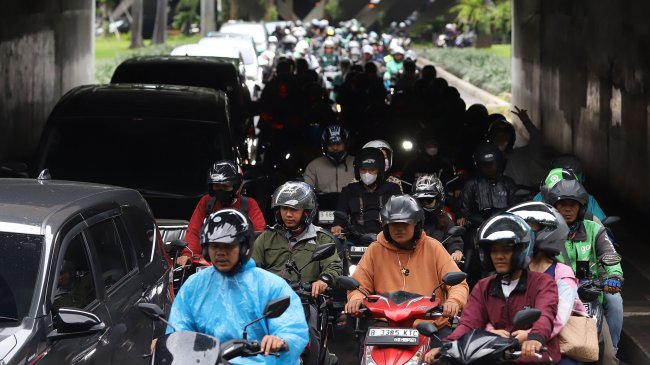 Motor, Moda Antara yang Tak Boleh Menjadi Takdir Kota