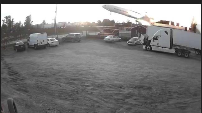 Pesawat McDonnell Douglas MD-11 yang Meledak Bawa 38.000 Galon Bahan Bakar