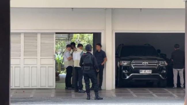 Segel KPK di Rumdin Gubernur Riau Diduga Dirusak, 3 Pramusaji Jadi Saksi Kunci