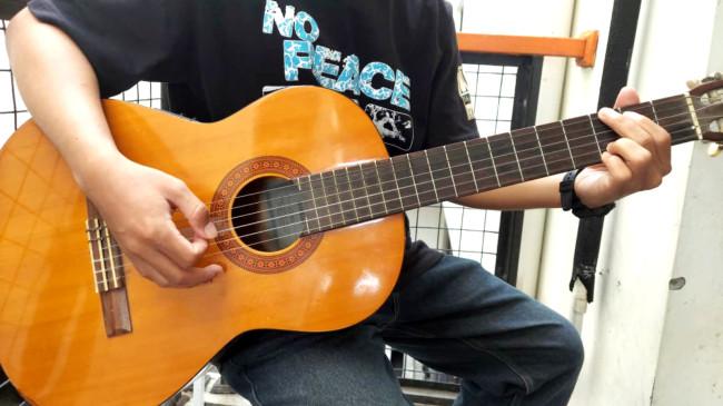 Kunci Gitar Ngamen 10 - Eny Sagita: Besar dari Musik yang Kita Buat, Kadang Ku Termenung di Malam