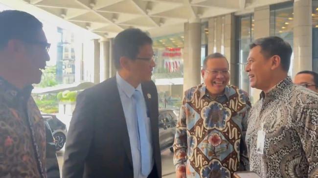 Menkeu Purbaya Berkelakar Saat Pagi-pagi Sambangi BEI