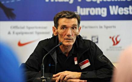 Pelatih Singapura Tidak Peduli Jadi Tuan Rumah Dulu