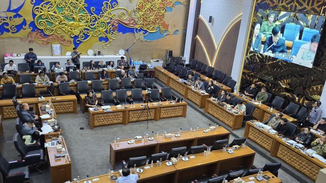Rapat Bahas RUU Hak Cipta, Ketua Baleg DPR Lontarkan Canda Minta Once dan Ahmad Dhani Berdamai