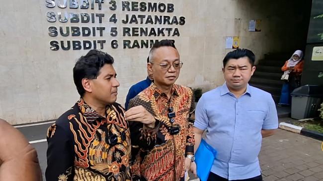 Datangi Polda Metro, Pelapor Minta Roy Suryo Cs Ditahan Setelah Diperiksa Sebagai Tersangka Besok