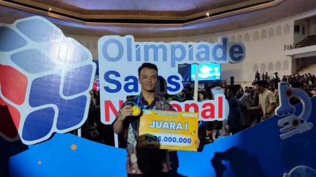 Pelajar Asal Bogor Raih Medali Emas dan Predikat Best Economics di OSN 2025