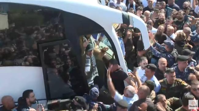 Sosok Tahanan Palestina yang Dibebaskan Israel, Ada yang Dideportasi ke Mesir