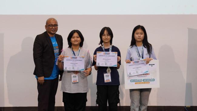 Ratusan Pelajar Tangerang Beradu Kecepatan Berpikir dalam Penggunaan Bahasa Asing