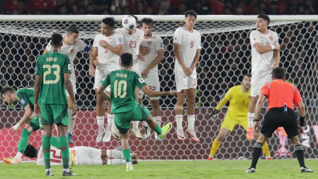 Timnas Indonesia vs Arab Saudi: Kluivert Wanti-wanti Jay Idzes Cs Soal Eksekusi Bola Mati Lawan