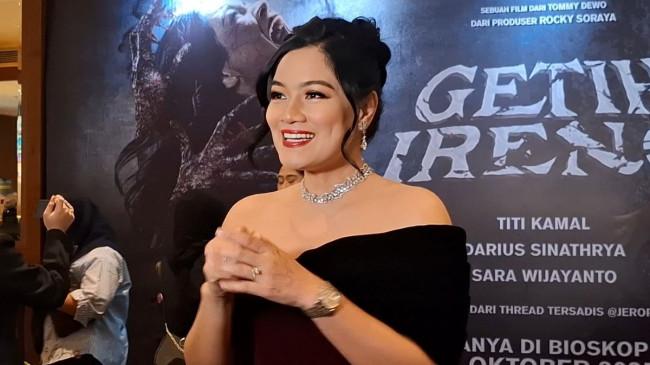 Dialog Bahasa Jawa di Film Horor ‘Getih Ireng’ Tantangan Terbesar Titi Kamal