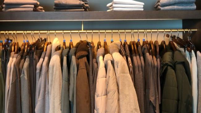 Tren Clean Outfit: Minimalis, Rapi, dan Mudah Dipadukan untuk Semua Aktivitas