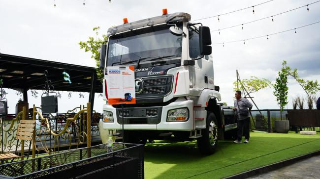 Shacman Pamer Tractor Head dan Lorry 360 HP di Raker Aptrindo