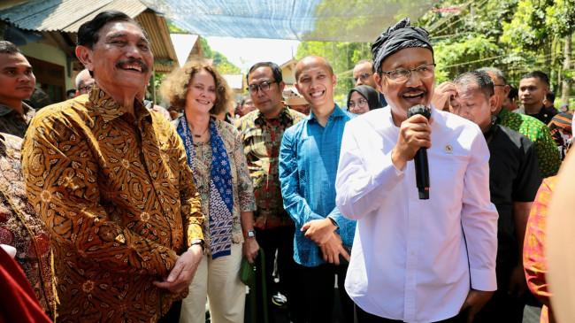Gus Ipul Hadiri Uji Coba Digitalisasi Bansos di Banyuwangi Bersama Luhut dan Kepala BPS