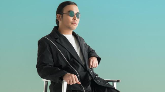 DJ Whisnu Santika Angkat Kisah Zona Abu-abu Anak Muda Lewat 'Yalla Habib'