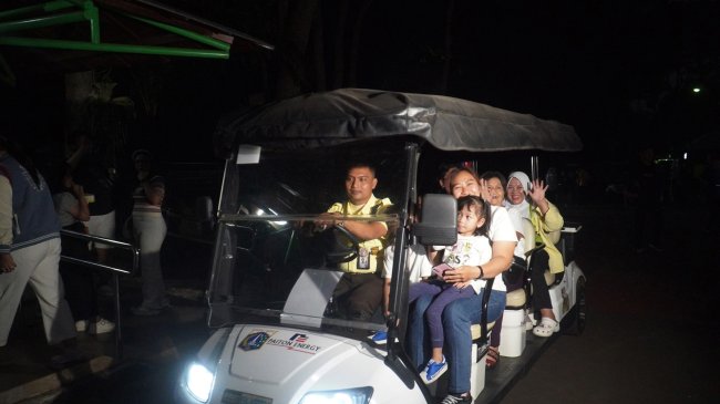 Hari Pertama Night at the Ragunan Zoo Catat 3.713 Pengunjung, Rata-rata Tujuannya Piknik