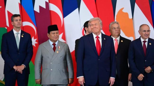 Reaksi Prabowo Saat Dipuji Donald Trump di KTT Perdamaian Sharm El-Sheikh
