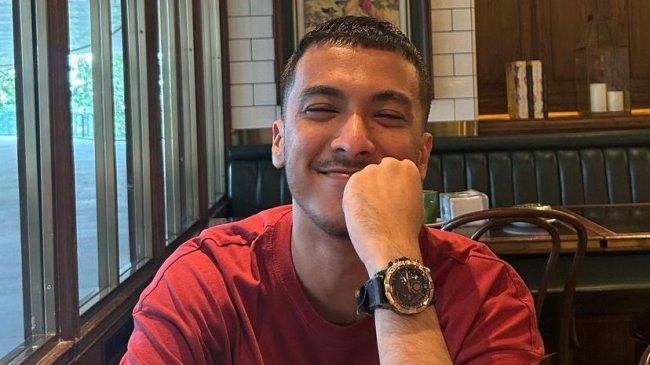 Aziz Hedra Cerita Persiapan Jelang Rilis Album Perdananya