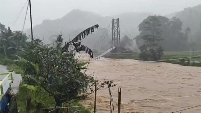 Sepekan Lebih Diguyur Hujan, Garut Diterpa Banjir hingga Longsor, Bupati Tetapkan Tanggap Darurat