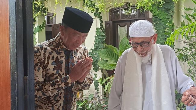 Jokowi Terima Kunjungan Abu Bakar Ba'asyir di Solo, Rocky Gerung: Dia Butuh Backup Cultural