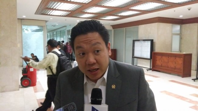 Sosok Anggota DPR Ungkap MBG jadi Bahan Lelucon: Makan Beracun Gratis dan Makan Belatung Gratis