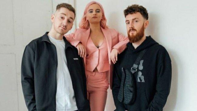 Chord Gitar dan Lirik Lagu Symphony - Clean Bandit Ft Zara Larsson, Viral di TikTok - Tribun Video