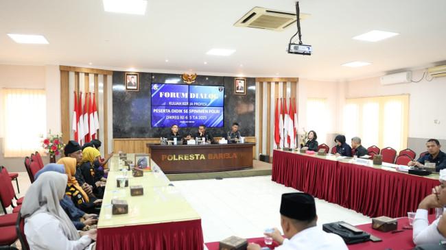 Sespimmen Polri dan Masyarakat Batam Bahas Kepemimpinan Digital dalam Forum Dialog Publik