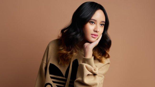 Nizar Caeroni Sebut Dinda Ghania Berpeluang Ikuti Jejak Agnez Mo dan Anggun