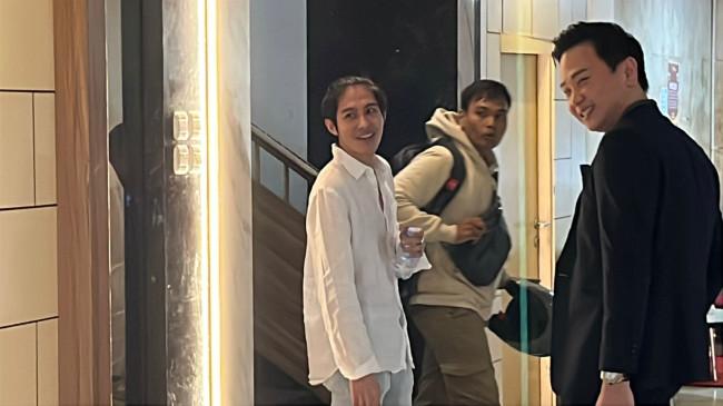 DJ Panda Bungkam Ditanya Kemungkinan kembali Jalin Asmara dengan Erika Carlina