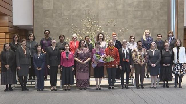 PM Jepang  Bertemu Kelompok Duta Besar Perempuan di Jepang, Termasuk Kuasa Usaha Indonesia
