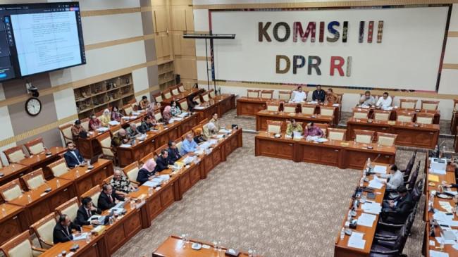 DPR Targetkan RKUHAP Selesai Sebelum 1 Januari 2026