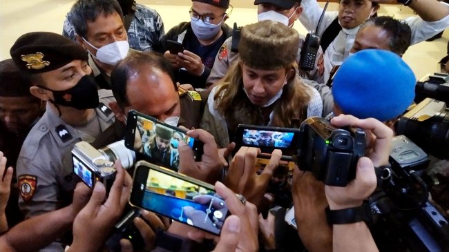 Sederet Kontroversi Habib Bahar bin Smith, Kini Dituding Telantarkan Helwa Bachmid dan Anaknya