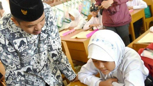 Hari Ini Guru Madrasah ke Istana, Tuntut Revisi Aturan Pengangkatan PPPK