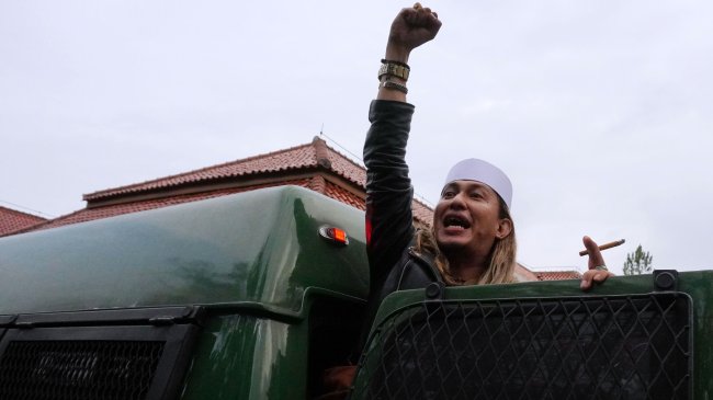 Bongkar Sikap Bahar bin Smith saat Helwa Bachmid Lahiran, Adik sang Model: Datang Hanya Mengazani