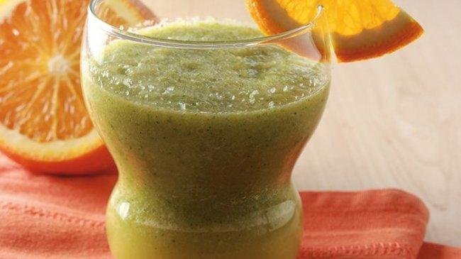 Benarkah Jus Hijau Bisa Membersihkan Racun Tubuh? Ini Fakta Medisnya