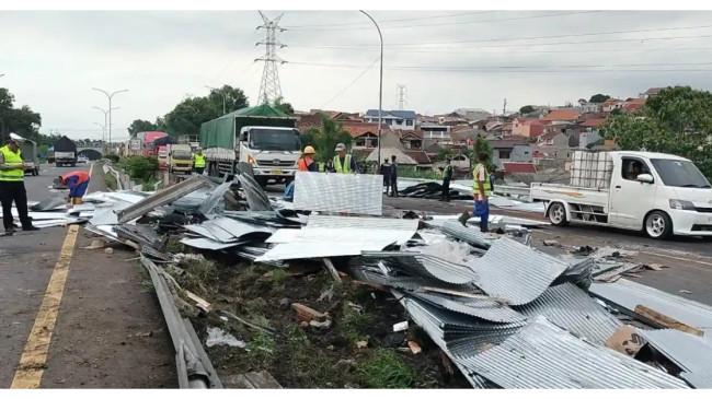 Kecelakaan di Tol Jangli-Gayamsari Semarang, Sopir Alphard Tewas, Libatkan Banyak Kendaraan
