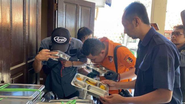 132 Siswa Keracunan MBG di Bandung Barat: Tangisan Pilu Korban hingga Ambulans Hilir Mudik Semalaman