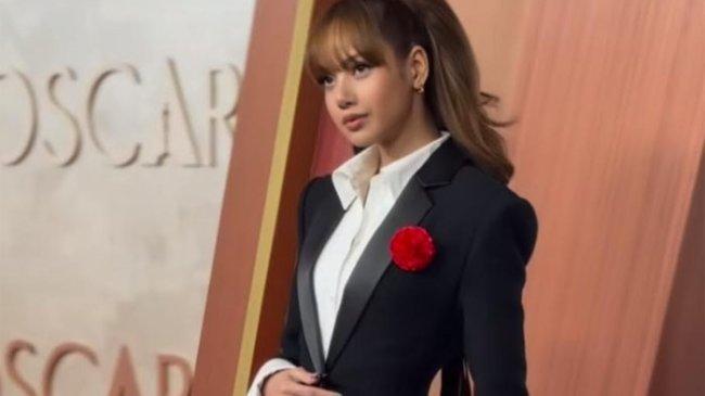 Kembali ke Jakarta, Lisa BLACKPINK Tuntaskan Rindu Makan Mie Goreng dan Nasi Goreng