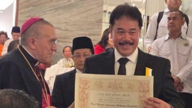 Muliawan Margadana Terima Penghargaan Pro Ecclesia et Pontifice dari Paus Leo XIV