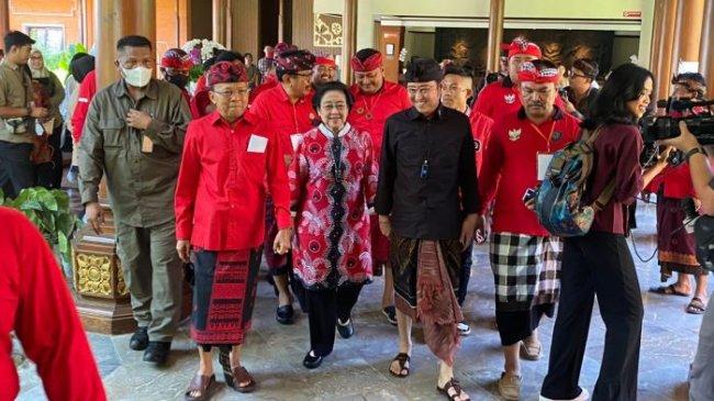 Megawati Didampingi Prananda Prabowo, Ganjar dan Koster saat Hadiri Konsolidasi PDIP di Bali