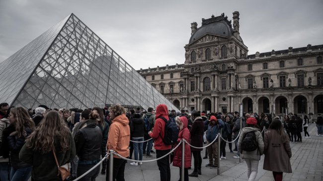 2 Pria Akui Curi Perhiasan di Museum Louvre, Jaksa Paris Siapkan Dakwaan Pencurian dan Konspirasi