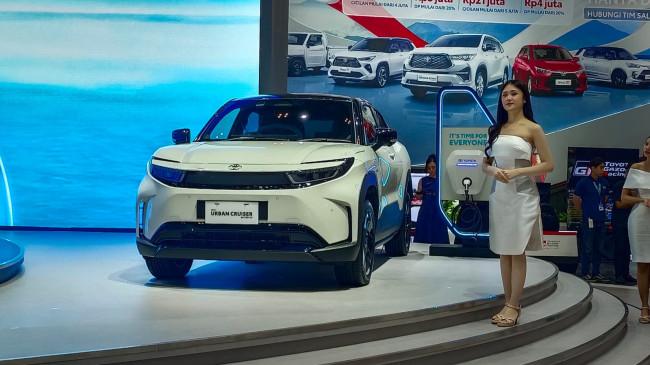 Toyota Mulai Jual Mobil Listrik bZ4X Produksi Lokal dan Urban Cruiser EV, Harga di Bawah Rp 800 Juta